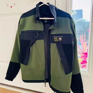 Mountain Hardwear Men's Green and Black Jacket